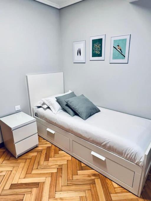 Apartamento En El Centro De Vigo 2 Habitaciones Eksteriør bilde